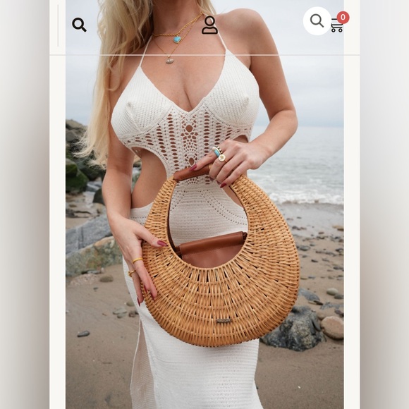 Ramla Ocean half moon bag
Perfect summer bag 100% Raffia100% Vegan Leather - Picture 4 of 7